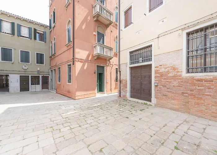 Casa Luna - 10 Min From Train Station